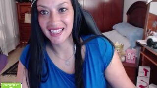WetSweetKim’s just a MILF horny for cock